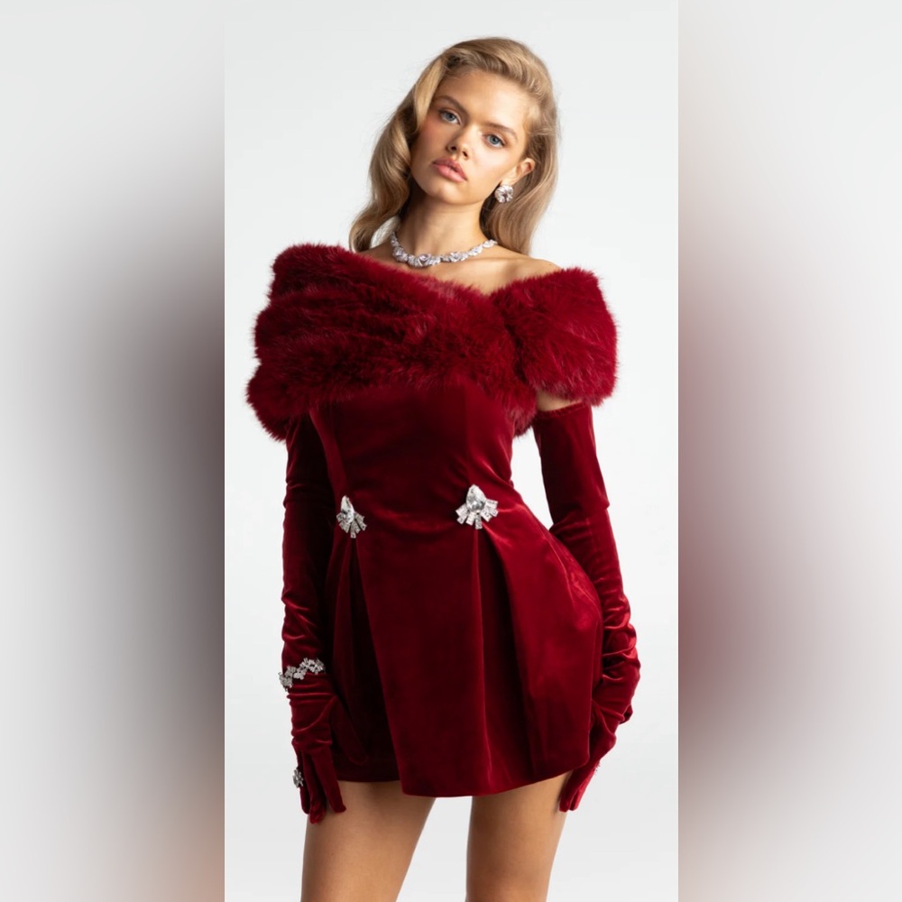 Beautiful dress from Nana Jacqueline, size medium. Perfect for holiday parties!
